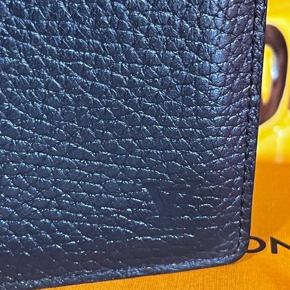 LOUIS VUITTON POCKET ORGANIZER (LIKE NEW & COMES WITH LV BOX) - Picture 3 of 7